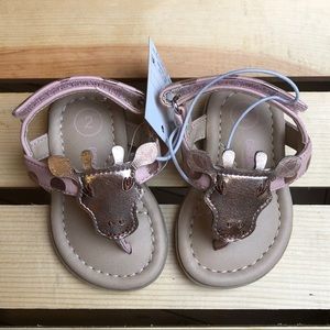 NEW GIRAFFE GIRL SANDALS - KID SIZE 2